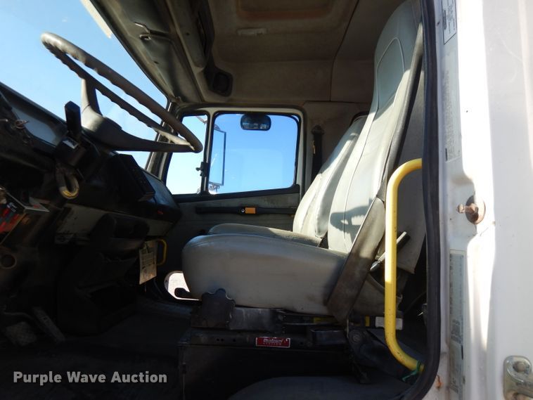 image for item FW9979 2002 Freightliner FL70  Crew Cab service truck