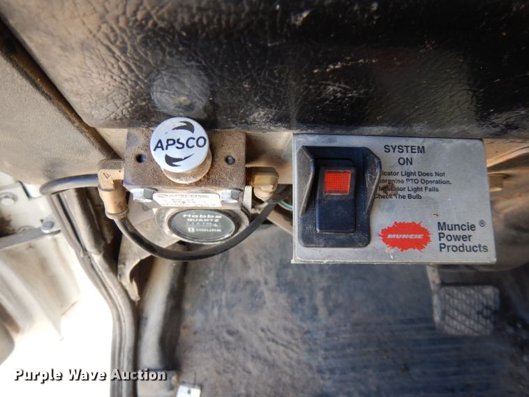 image for item FW9979 2002 Freightliner FL70  Crew Cab service truck