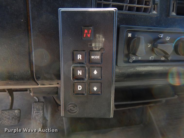 image for item FW9979 2002 Freightliner FL70  Crew Cab service truck