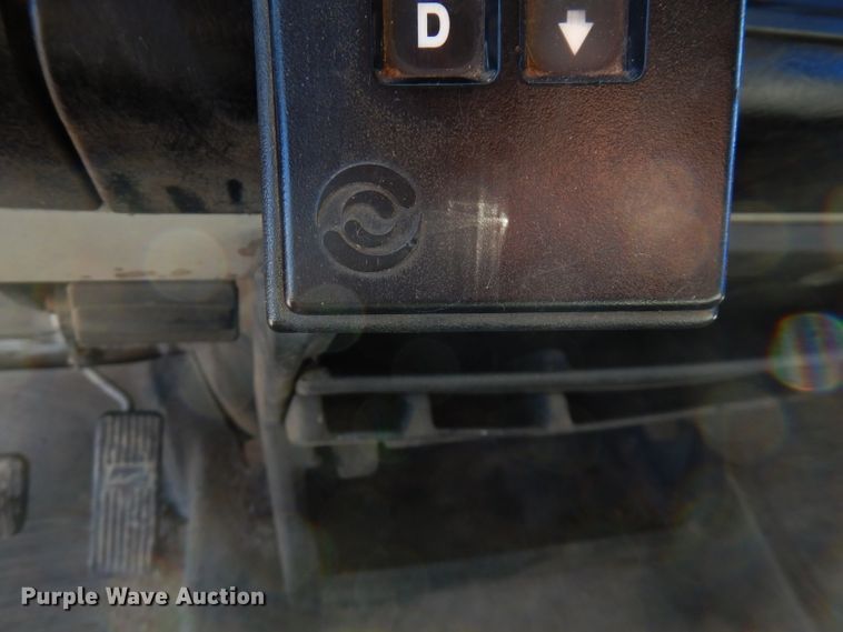 image for item FW9979 2002 Freightliner FL70  Crew Cab service truck