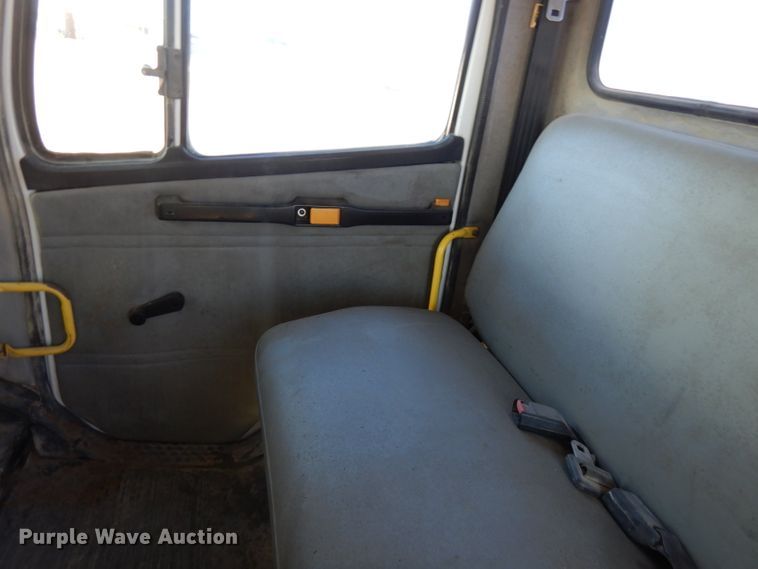 image for item FW9979 2002 Freightliner FL70  Crew Cab service truck