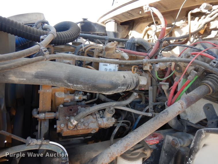 image for item FW9979 2002 Freightliner FL70  Crew Cab service truck