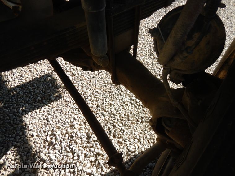 image for item FW9979 2002 Freightliner FL70  Crew Cab service truck