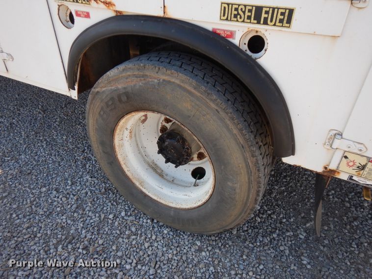 image for item FW9979 2002 Freightliner FL70  Crew Cab service truck