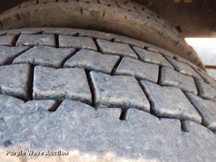 image for item FW9979 2002 Freightliner FL70  Crew Cab service truck