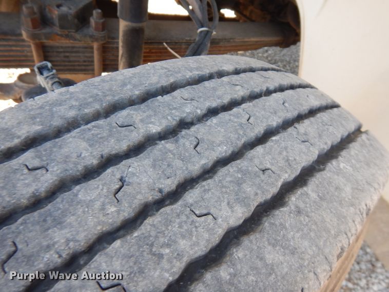 image for item FW9979 2002 Freightliner FL70  Crew Cab service truck