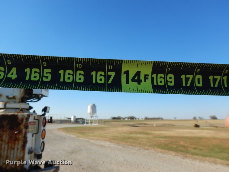 image for item FW9979 2002 Freightliner FL70  Crew Cab service truck