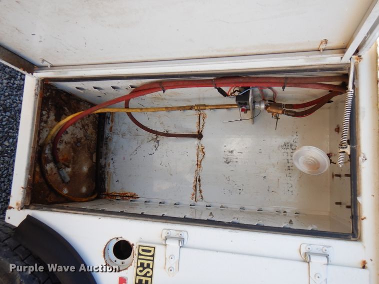 image for item FW9979 2002 Freightliner FL70  Crew Cab service truck