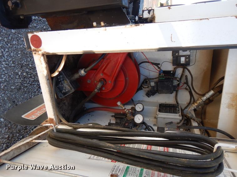 image for item FW9979 2002 Freightliner FL70  Crew Cab service truck