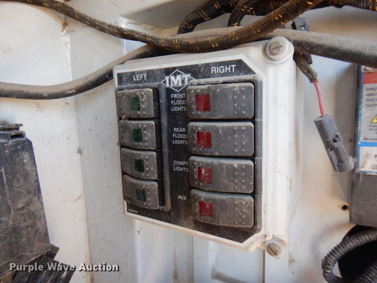 image for item FW9979 2002 Freightliner FL70  Crew Cab service truck