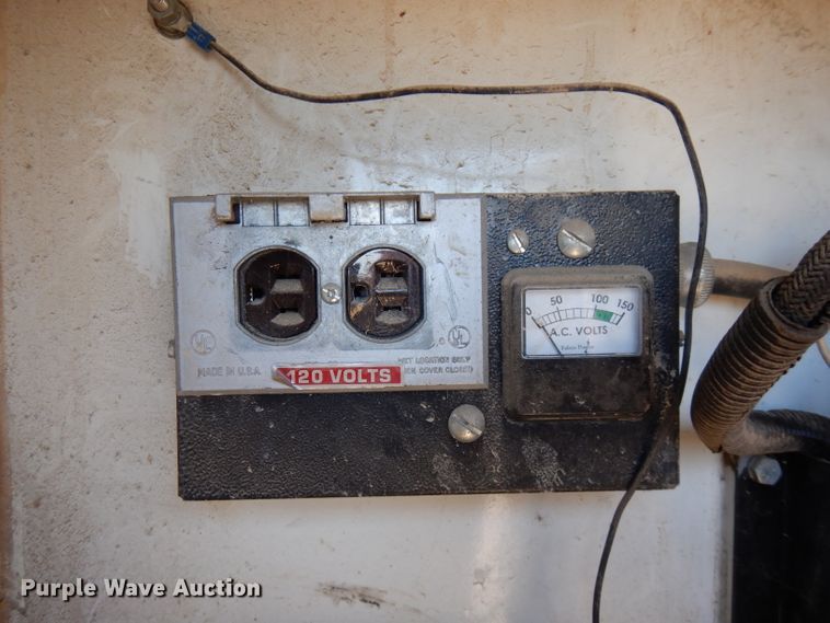 image for item FW9979 2002 Freightliner FL70  Crew Cab service truck