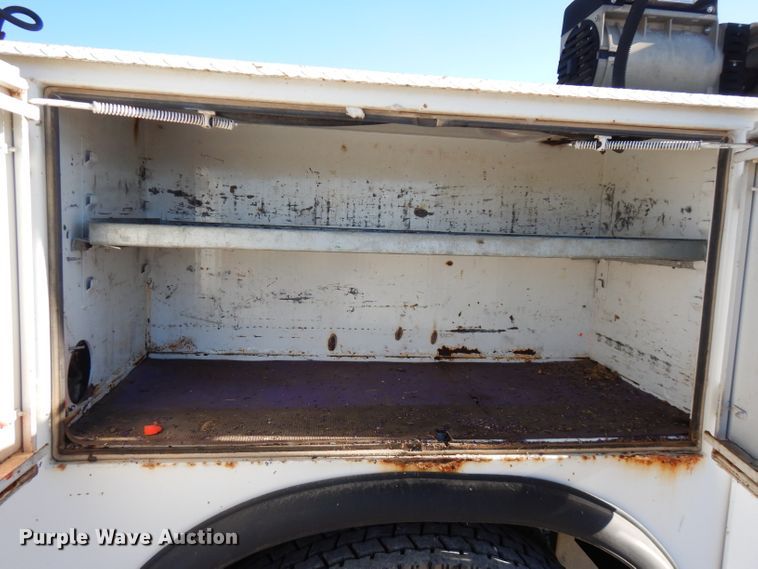 image for item FW9979 2002 Freightliner FL70  Crew Cab service truck