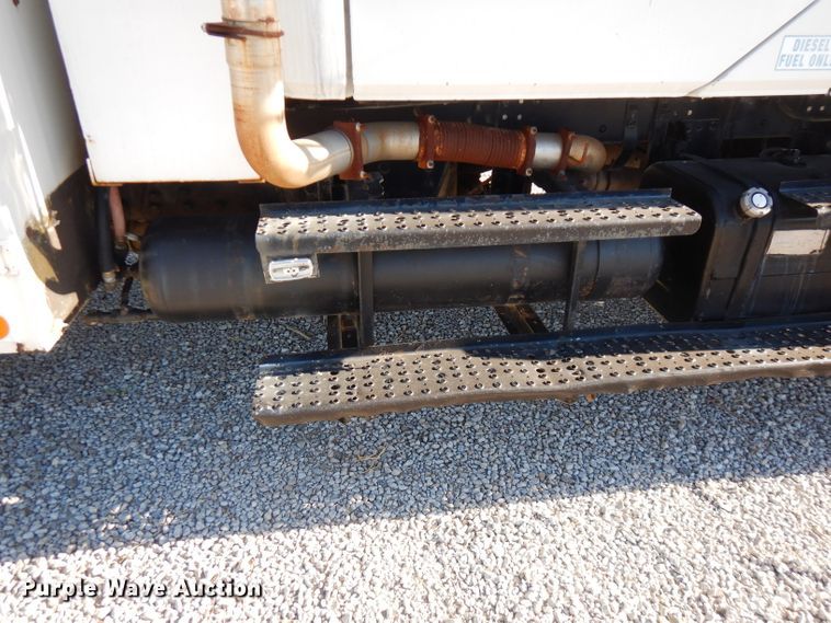 image for item FW9979 2002 Freightliner FL70  Crew Cab service truck