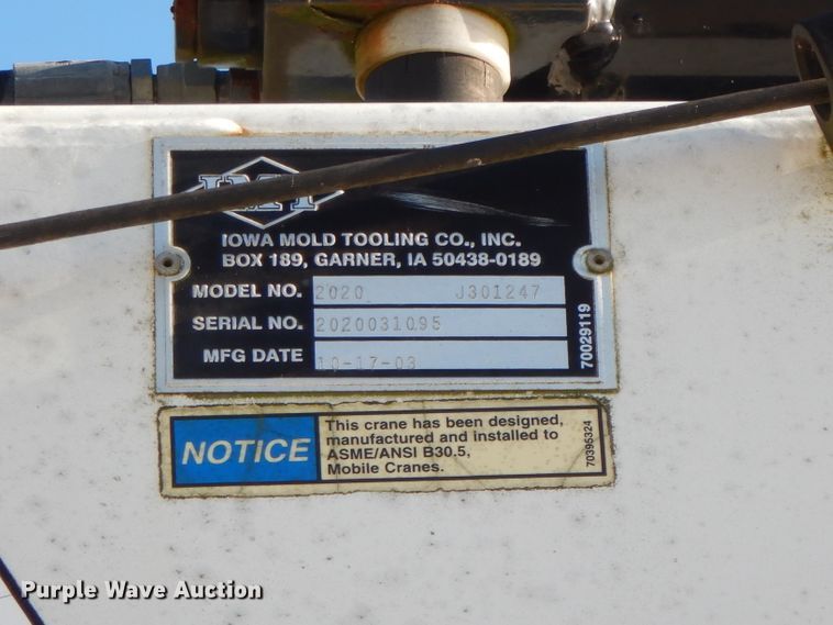 image for item FW9979 2002 Freightliner FL70  Crew Cab service truck