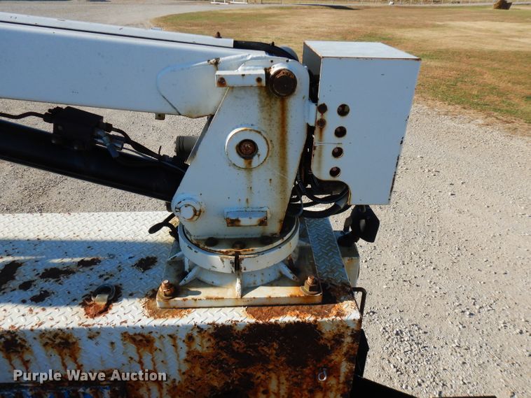 image for item FW9979 2002 Freightliner FL70  Crew Cab service truck