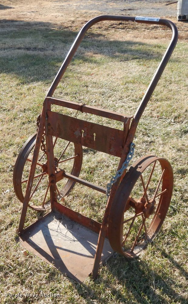 Torch bottle cart in Topeka, KS Item GH9064 sold Purple Wave
