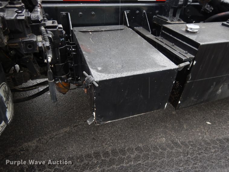 image for item GH9069 1993 Peterbilt 320  roll-off container truck