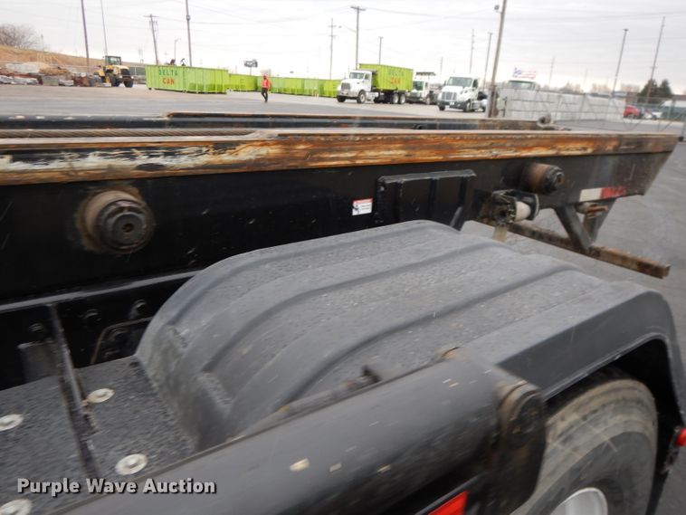 image for item GH9069 1993 Peterbilt 320  roll-off container truck