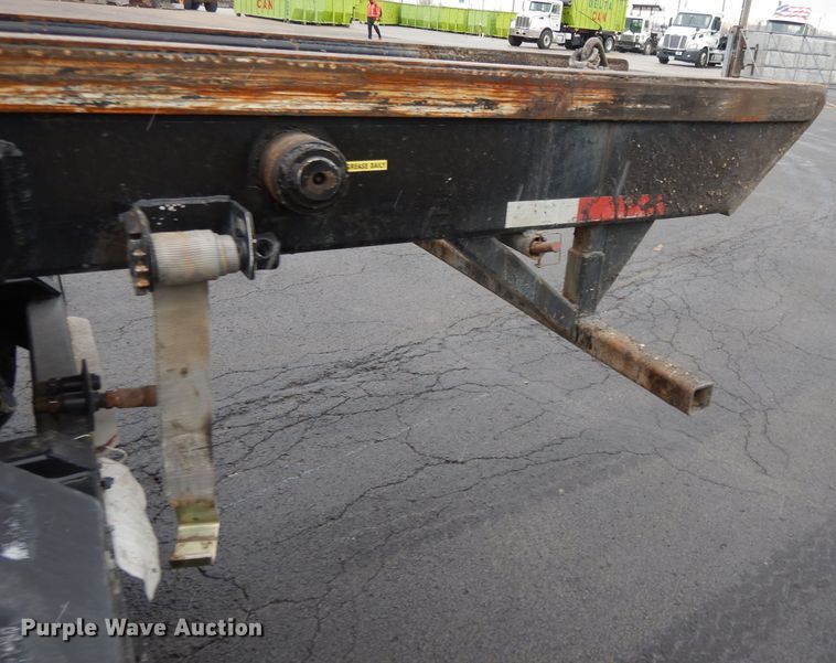 image for item GH9069 1993 Peterbilt 320  roll-off container truck