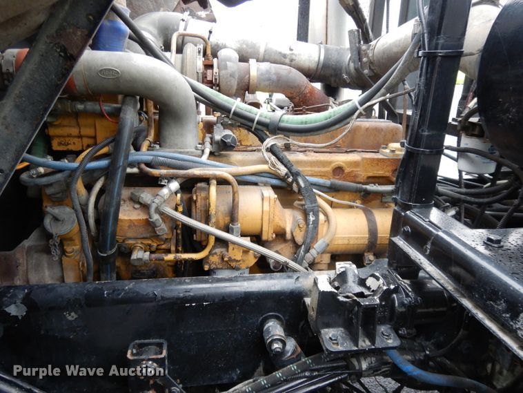 image for item GH9069 1993 Peterbilt 320  roll-off container truck