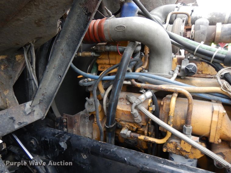 image for item GH9069 1993 Peterbilt 320  roll-off container truck