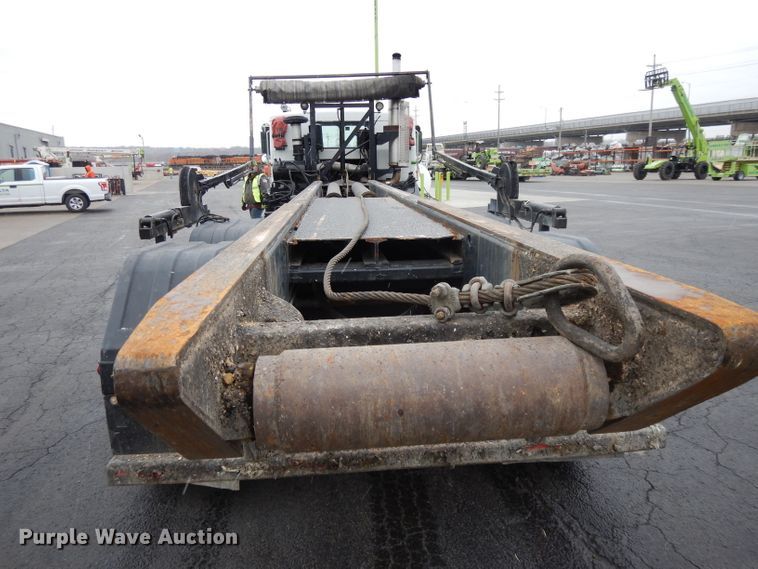 image for item GH9069 1993 Peterbilt 320  roll-off container truck