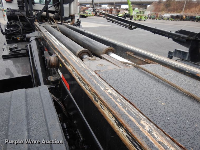 image for item GH9069 1993 Peterbilt 320  roll-off container truck