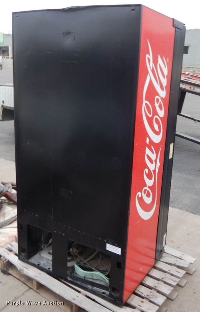 image for item GH9081 Royal Vendors RVCC-660-9 Coca-Cola vending machine