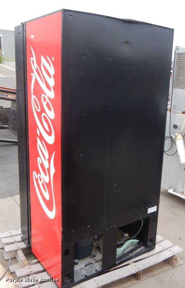 image for item GH9081 Royal Vendors RVCC-660-9 Coca-Cola vending machine