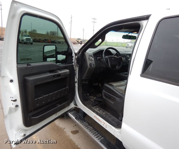 image for item GH9094 2011 Ford F450 Super Duty Lariat  Crew Cab flatbed truck