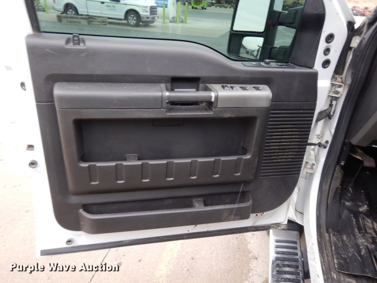 image for item GH9094 2011 Ford F450 Super Duty Lariat  Crew Cab flatbed truck