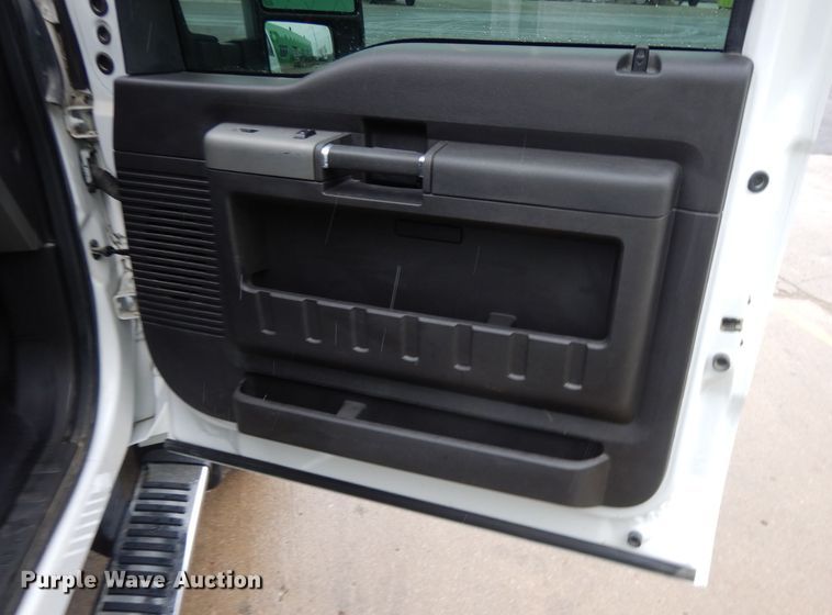 image for item GH9094 2011 Ford F450 Super Duty Lariat  Crew Cab flatbed truck