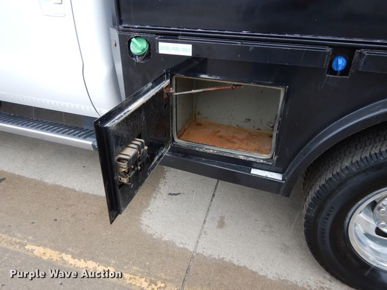 image for item GH9094 2011 Ford F450 Super Duty Lariat  Crew Cab flatbed truck