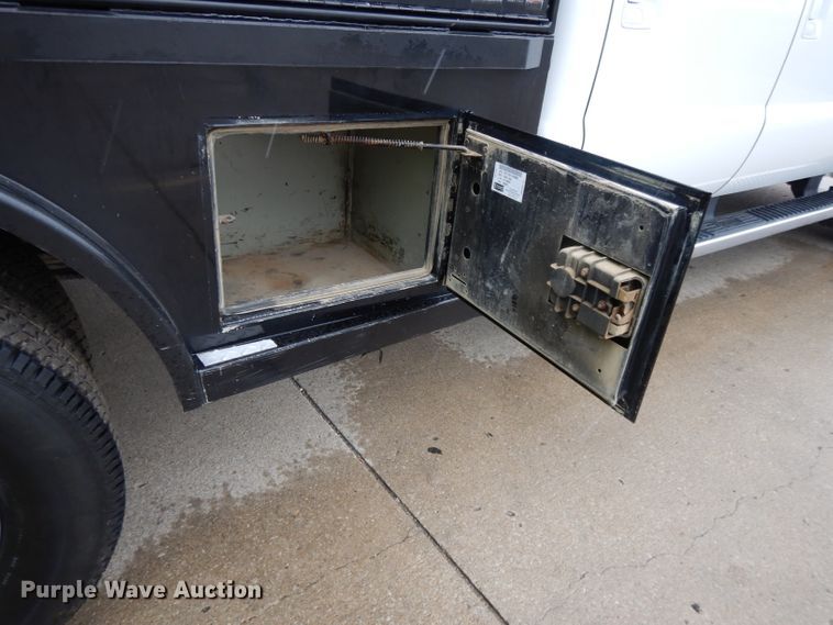 image for item GH9094 2011 Ford F450 Super Duty Lariat  Crew Cab flatbed truck