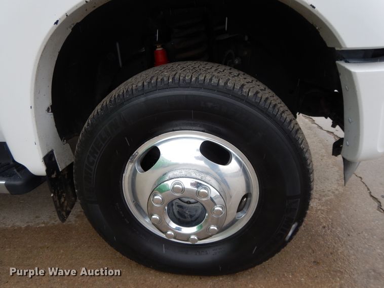 image for item GH9094 2011 Ford F450 Super Duty Lariat  Crew Cab flatbed truck