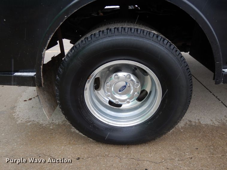 image for item GH9094 2011 Ford F450 Super Duty Lariat  Crew Cab flatbed truck