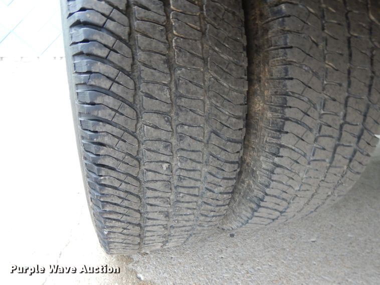 image for item GH9094 2011 Ford F450 Super Duty Lariat  Crew Cab flatbed truck