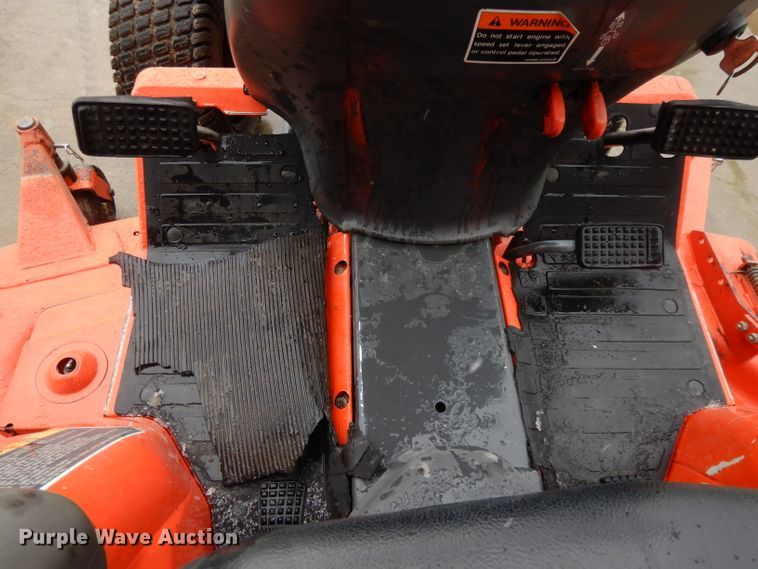 image for item GH9095 Kubota B2400  MFWD tractor