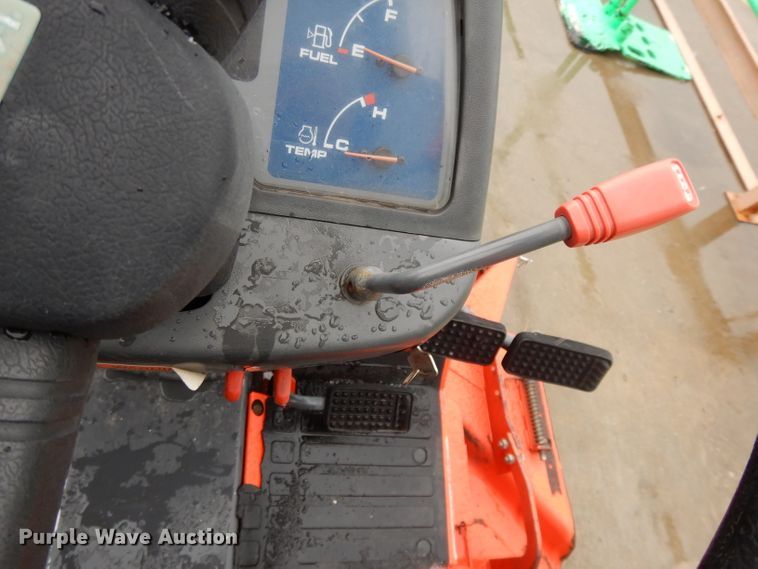 image for item GH9095 Kubota B2400  MFWD tractor