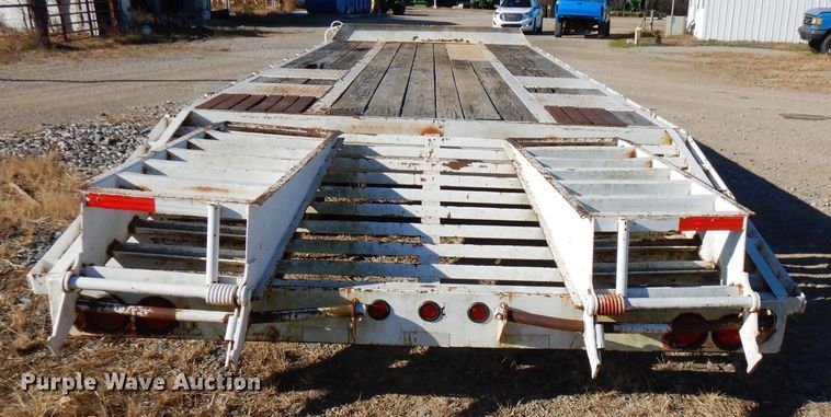 image for item GK9492 2008 EW Trailers equipment trailer