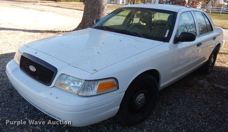 image for item GK9502 2011 Ford Crown Victoria Police Interceptor