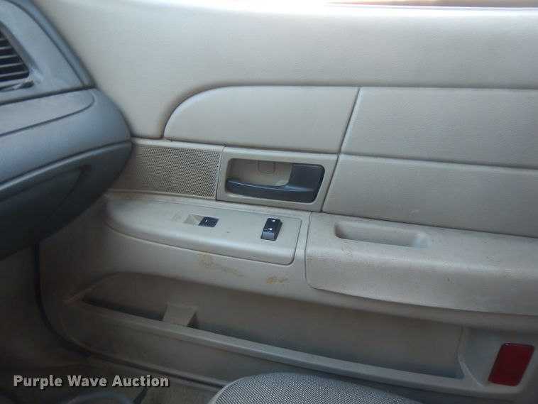 image for item GK9502 2011 Ford Crown Victoria Police Interceptor