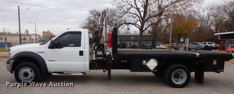 image for item GK9547 2007 Ford F550 Super Duty  flatbed truck with crane