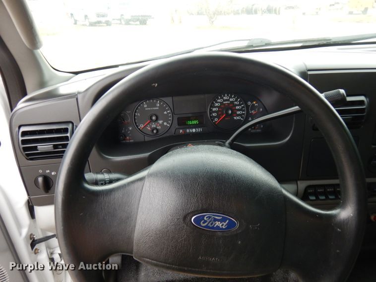 image for item GK9547 2007 Ford F550 Super Duty  flatbed truck with crane