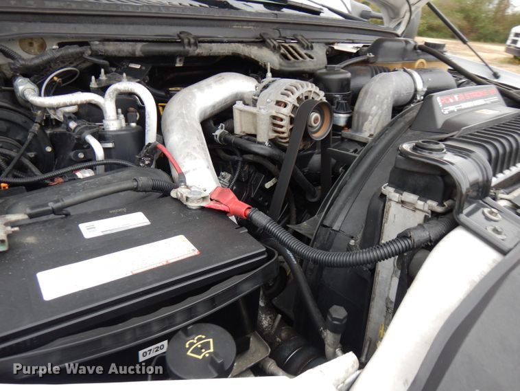 image for item GK9547 2007 Ford F550 Super Duty  flatbed truck with crane