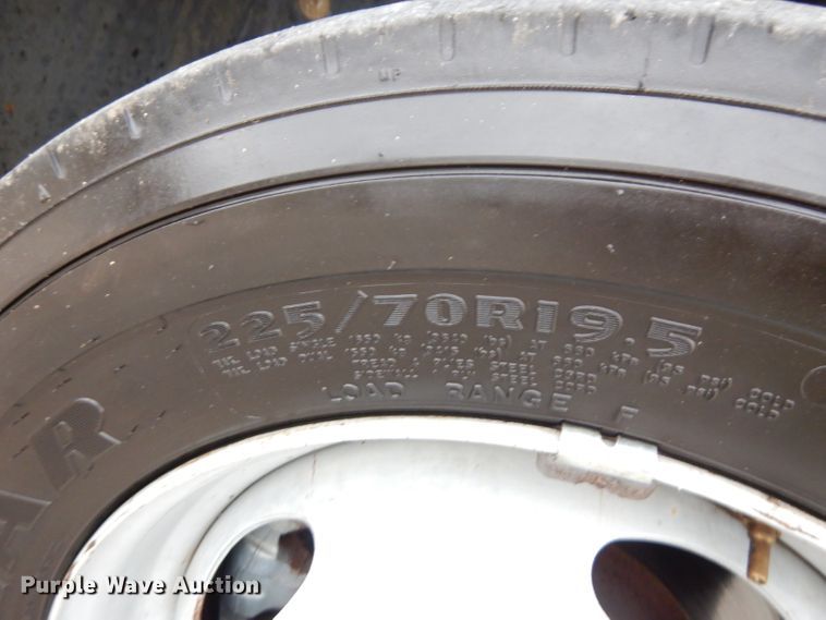 image for item GK9547 2007 Ford F550 Super Duty  flatbed truck with crane