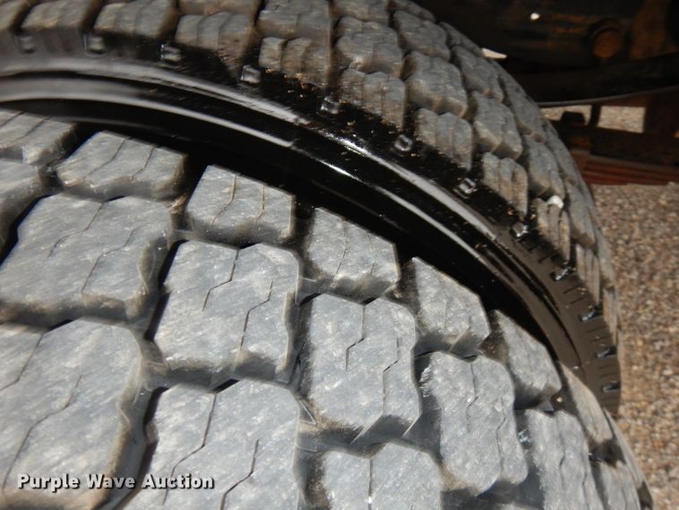 image for item GK9547 2007 Ford F550 Super Duty  flatbed truck with crane