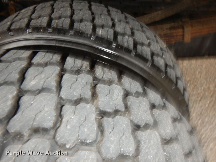 image for item GK9547 2007 Ford F550 Super Duty  flatbed truck with crane