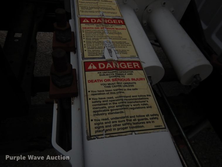 image for item GK9547 2007 Ford F550 Super Duty  flatbed truck with crane