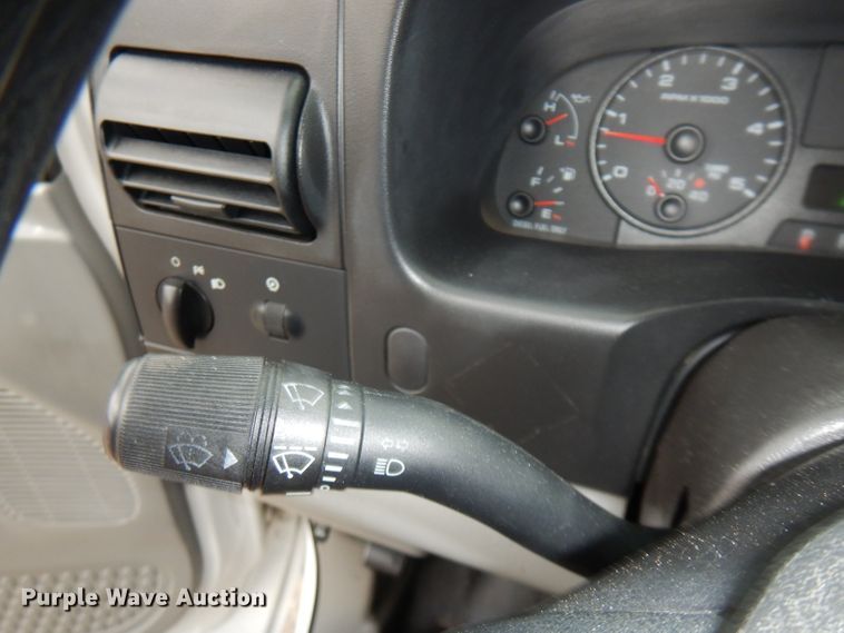 image for item GK9548 2007 Ford F550 Super Duty  utility truck with crane